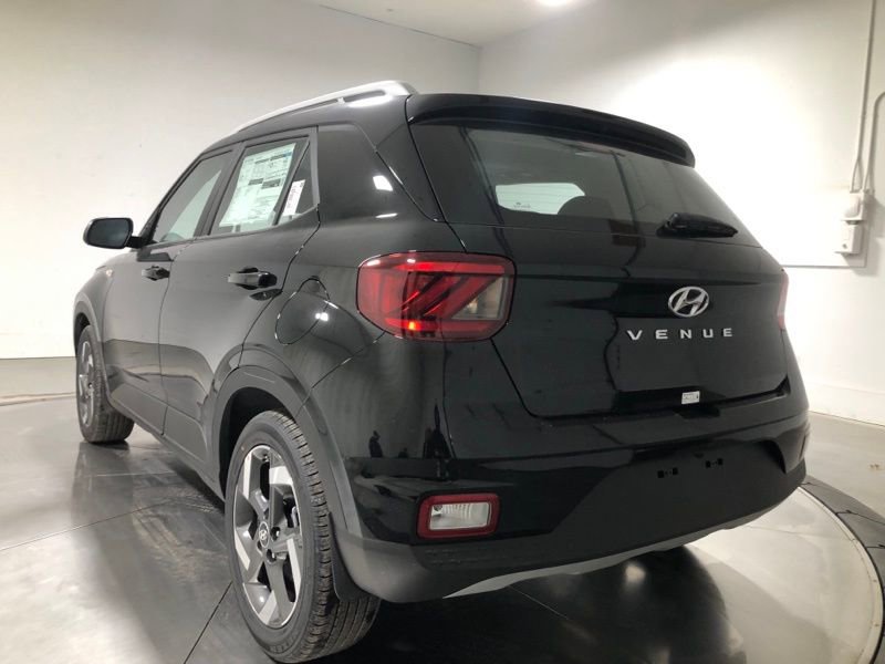 New 2026 Hyundai Venue SEL FWD image 5