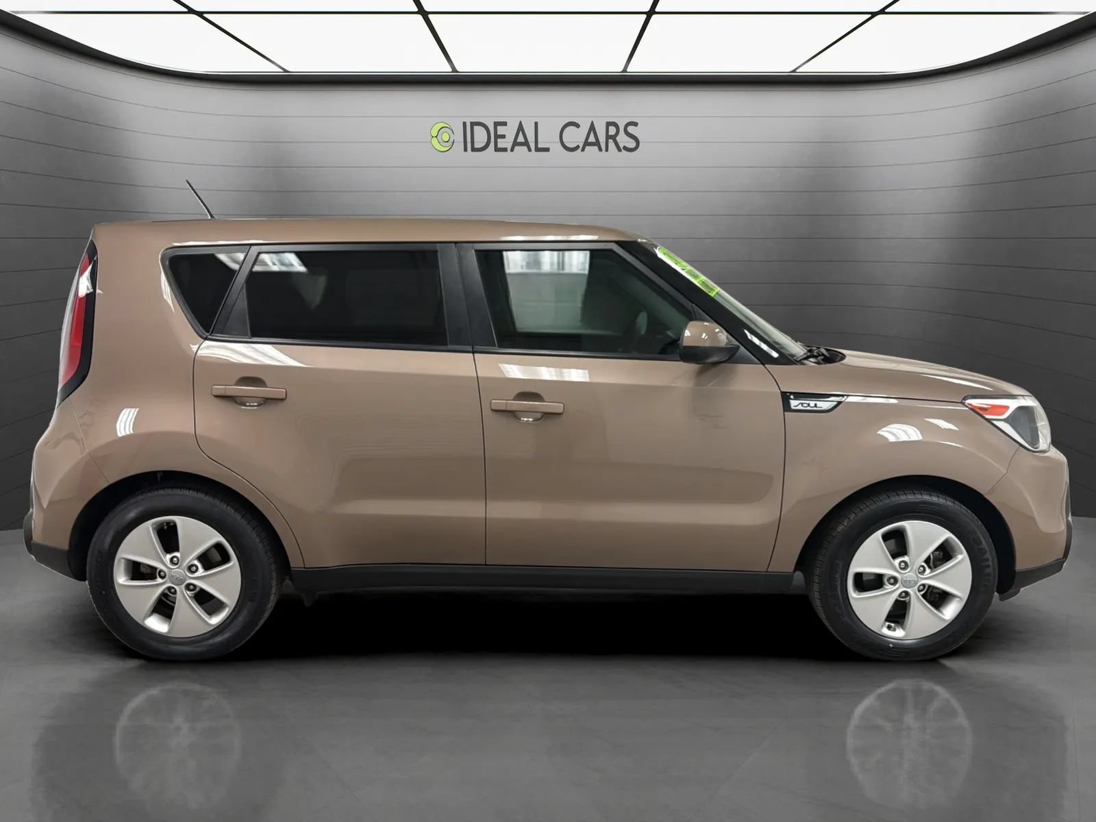Used 2016 Kia Soul FWD image 4