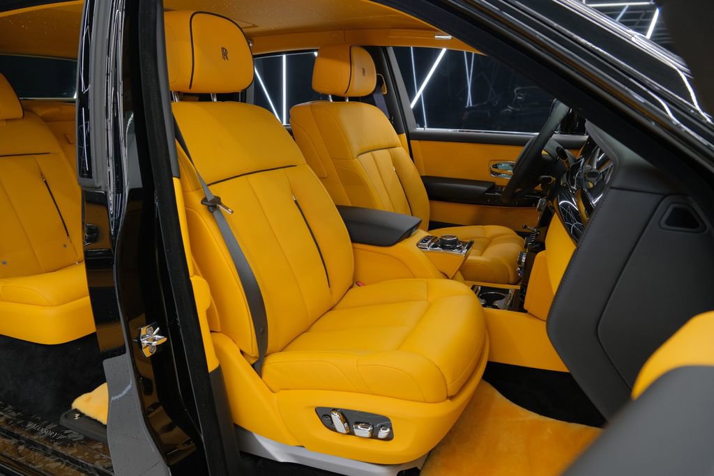 Used 2026 Rolls-Royce Phantom Sedan RWD image 37