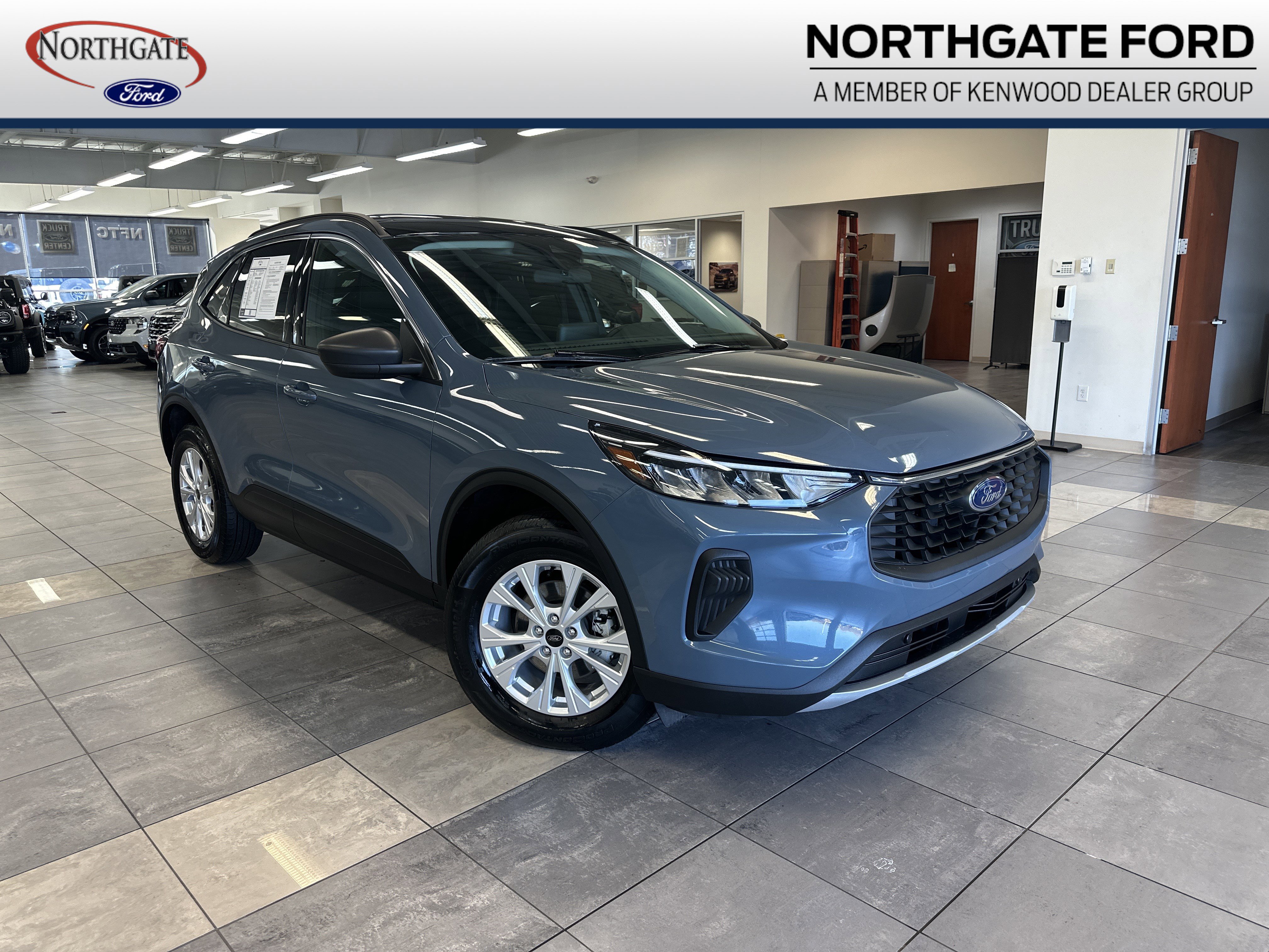 Used 2023 Ford Escape Active image 1
