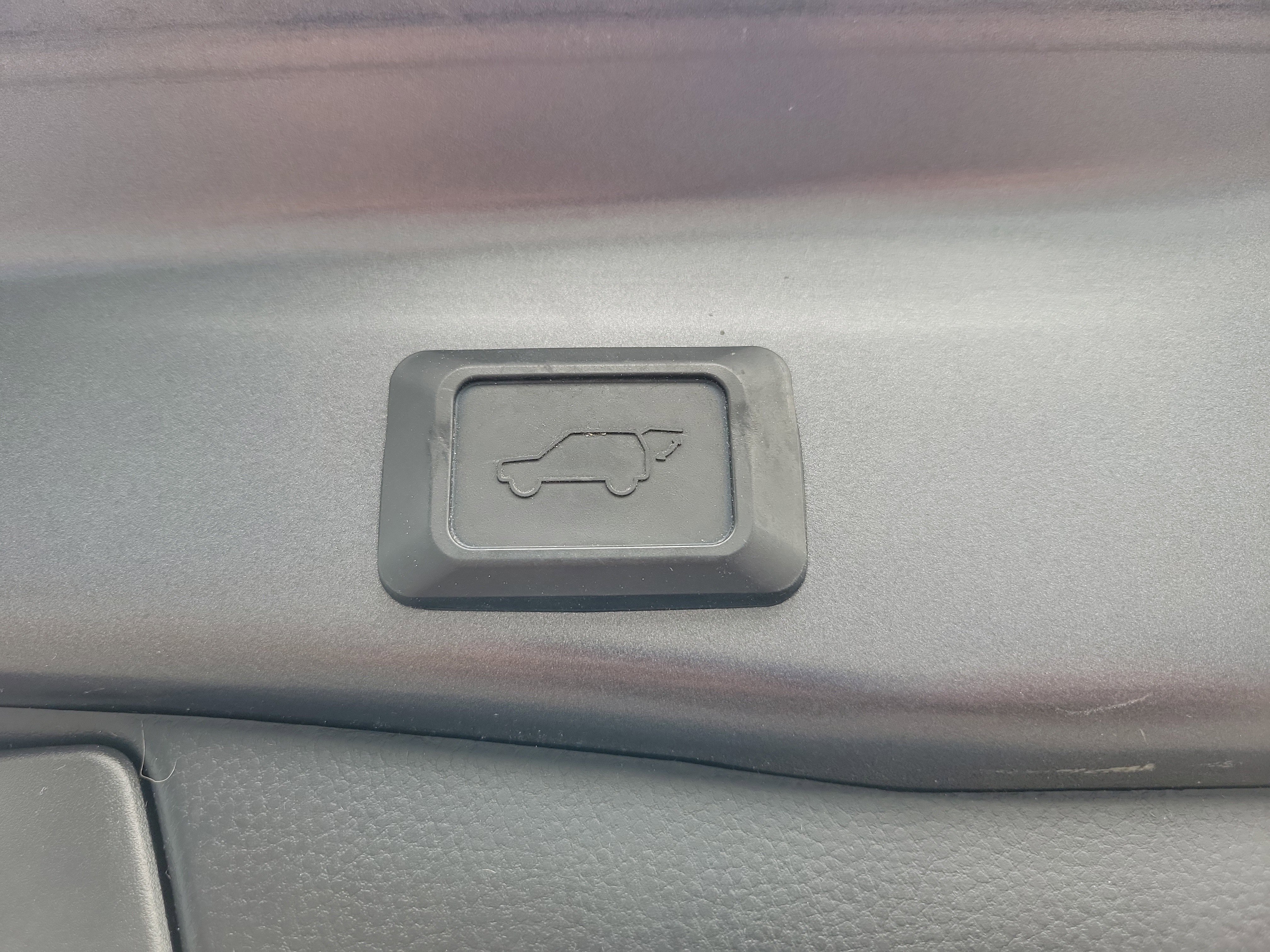 Used 2019 Toyota RAV4 XLE Premium image 15