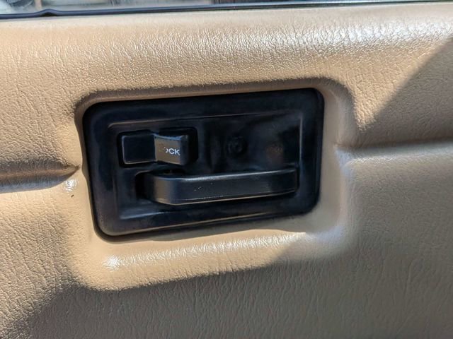 Used 2000 Jeep Wrangler Sahara AWD/4WD image 27