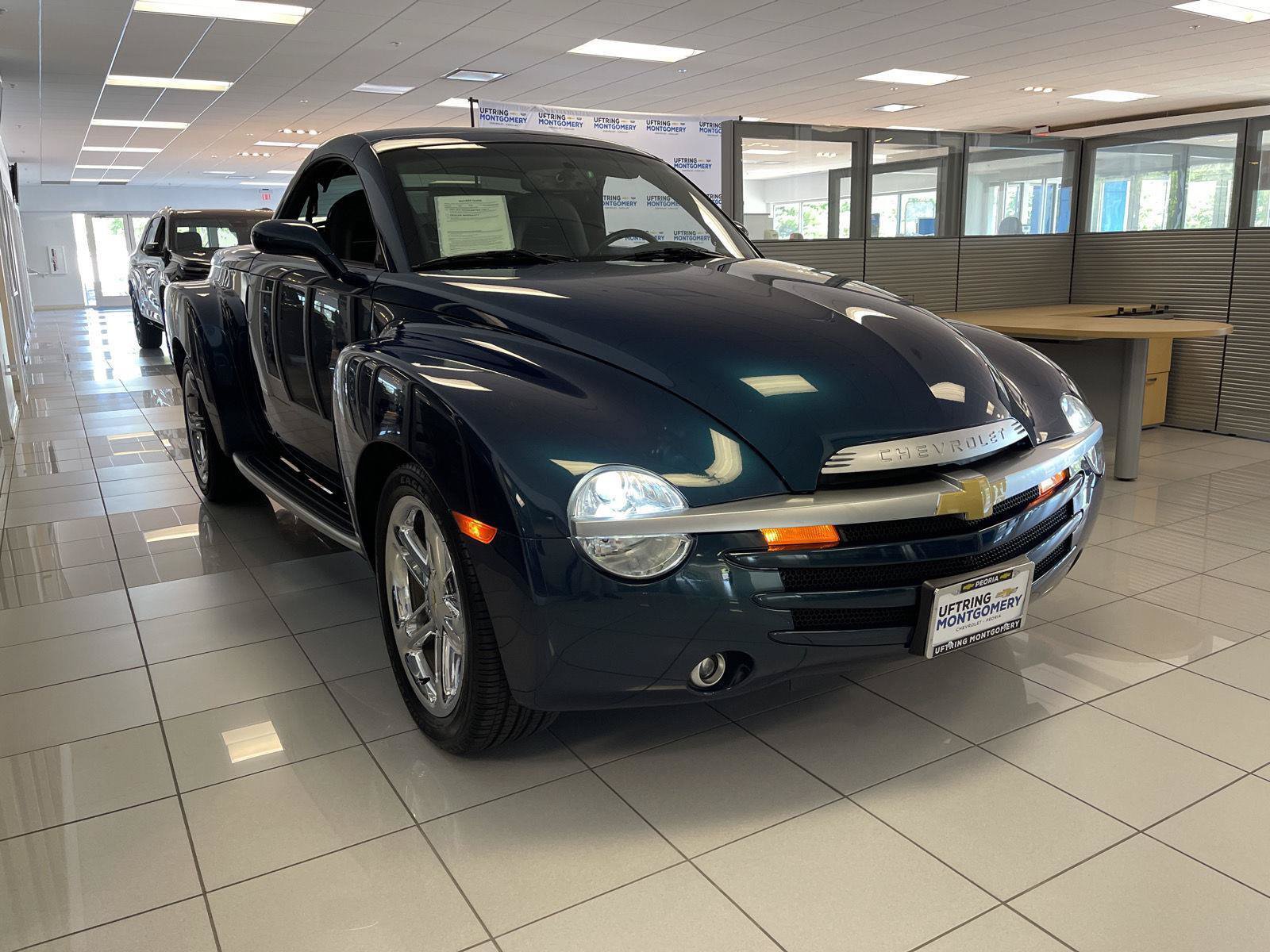 Used 2005 Chevrolet SSR w/ Preferred Equipment Group RWD image 5