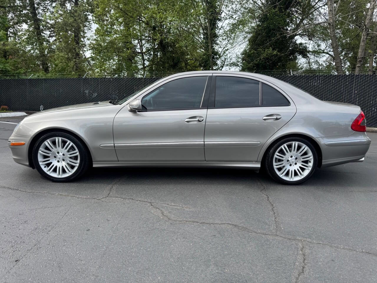 Used 2007 Mercedes-Benz E 350 Sedan image 2