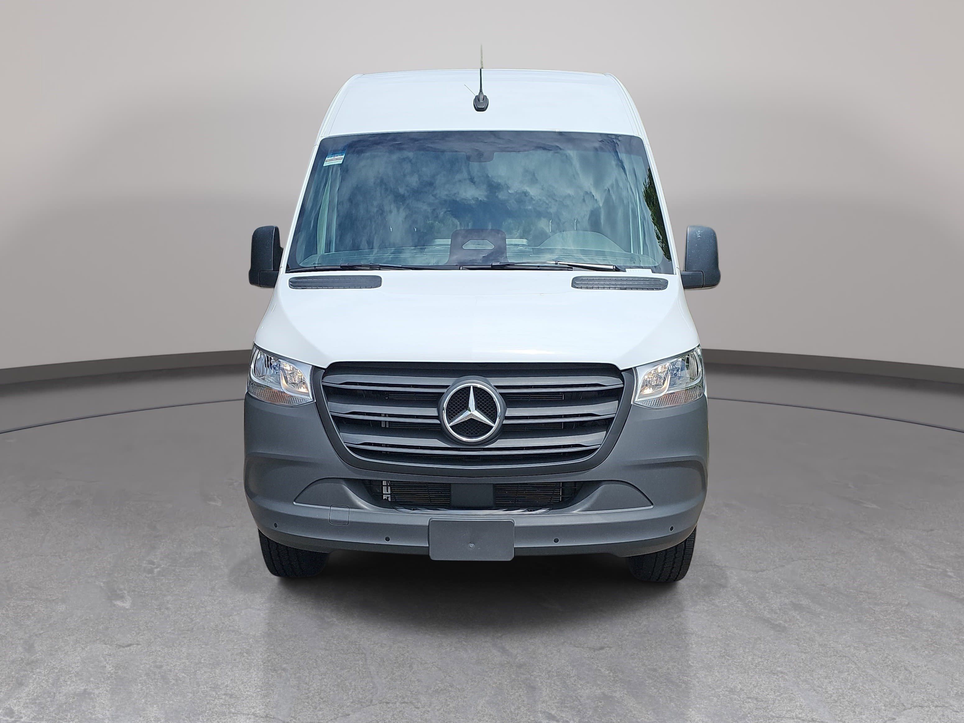 Used 2025 Mercedes-Benz Sprinter 2500 image 2