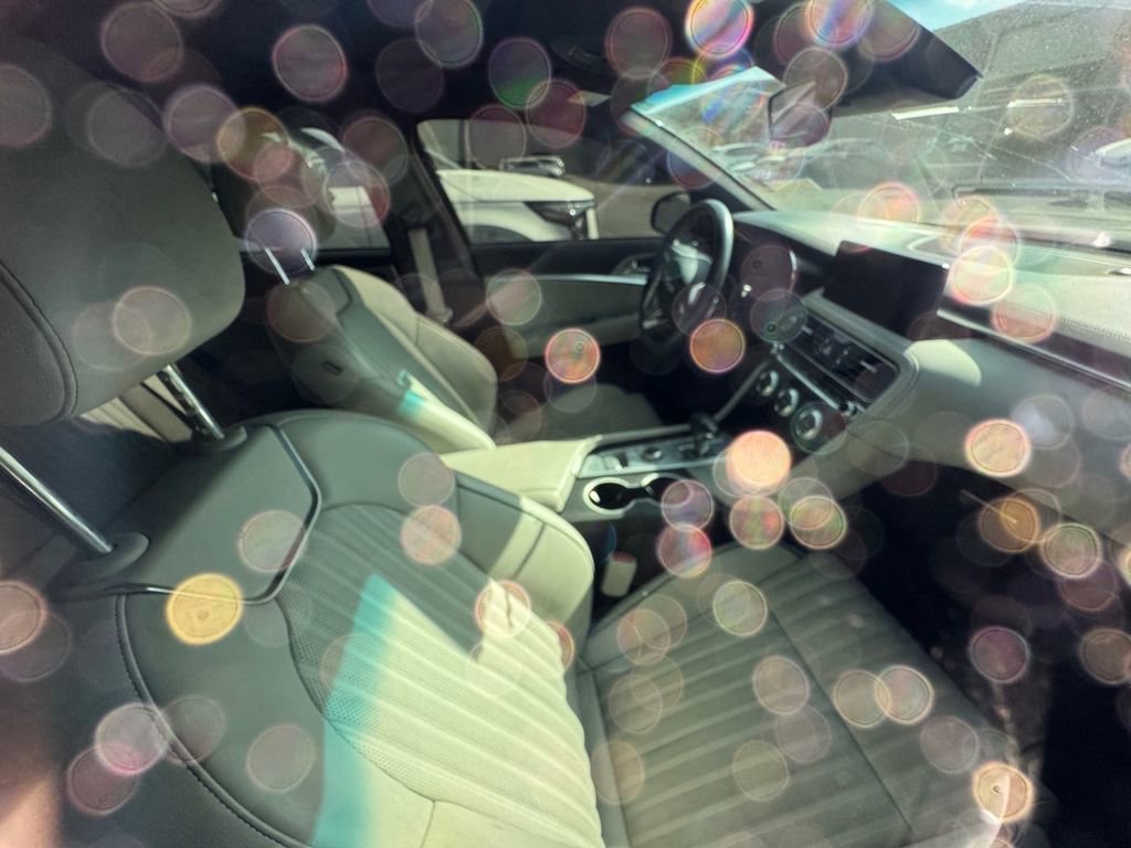 Used 2023 Genesis G70 2.0T w/ Sport Prestige Package image 3