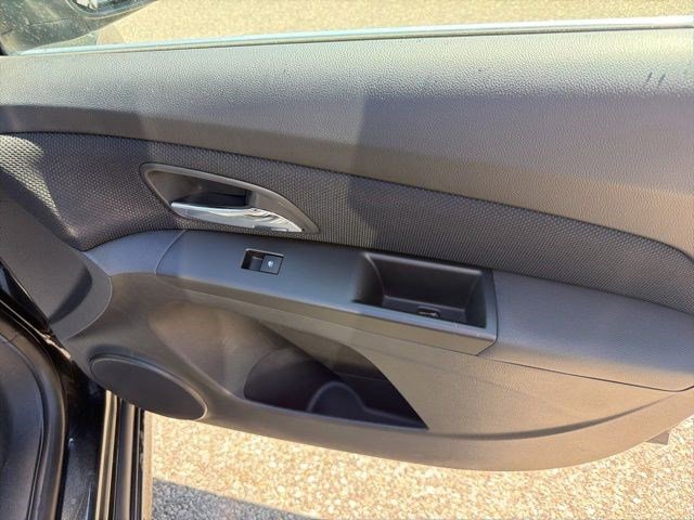 Used 2014 Chevrolet Cruze LT w/ RS Package FWD image 12