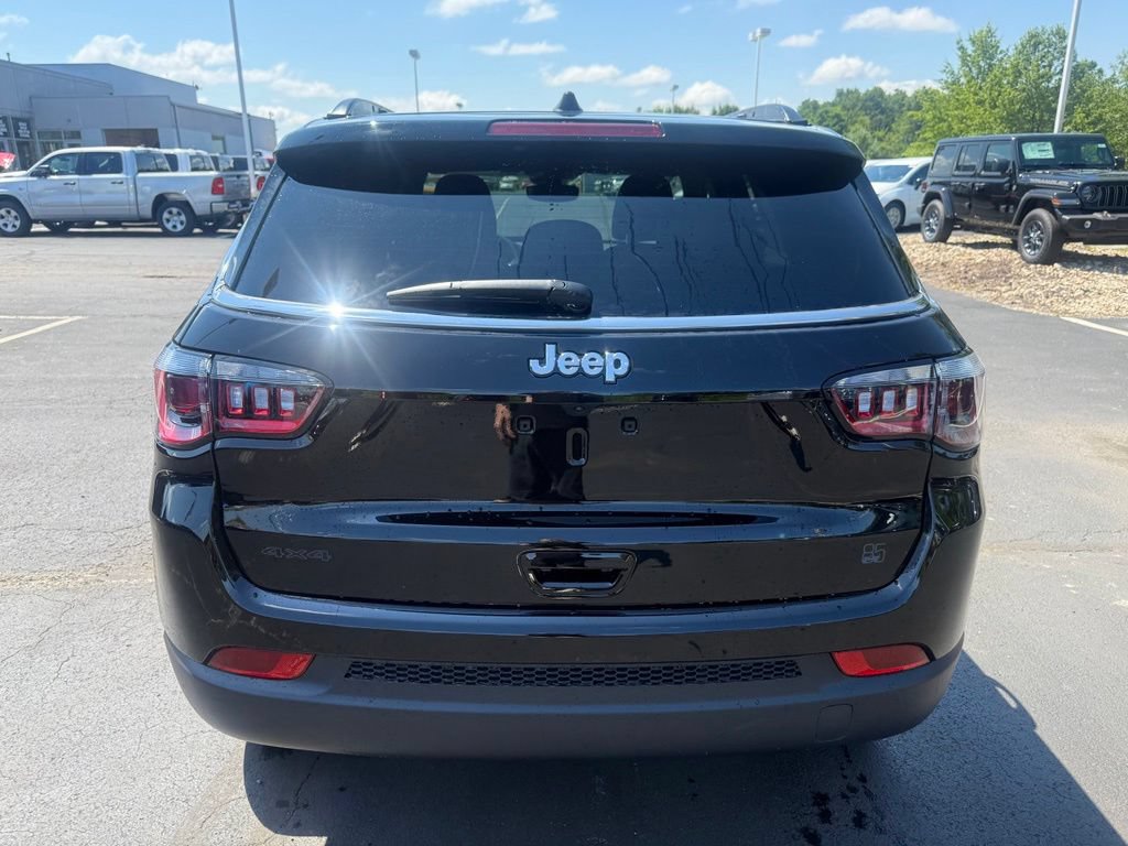 New 2026 Jeep Compass Latitude AWD/4WD image 5