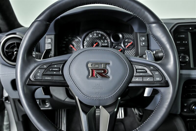 Used 2020 Nissan GT-R Premium AWD/4WD image 27
