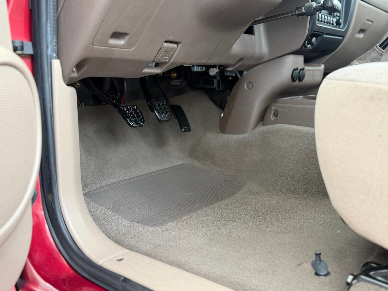 Used 2002 Toyota Tacoma 2WD Regular Cab image 29