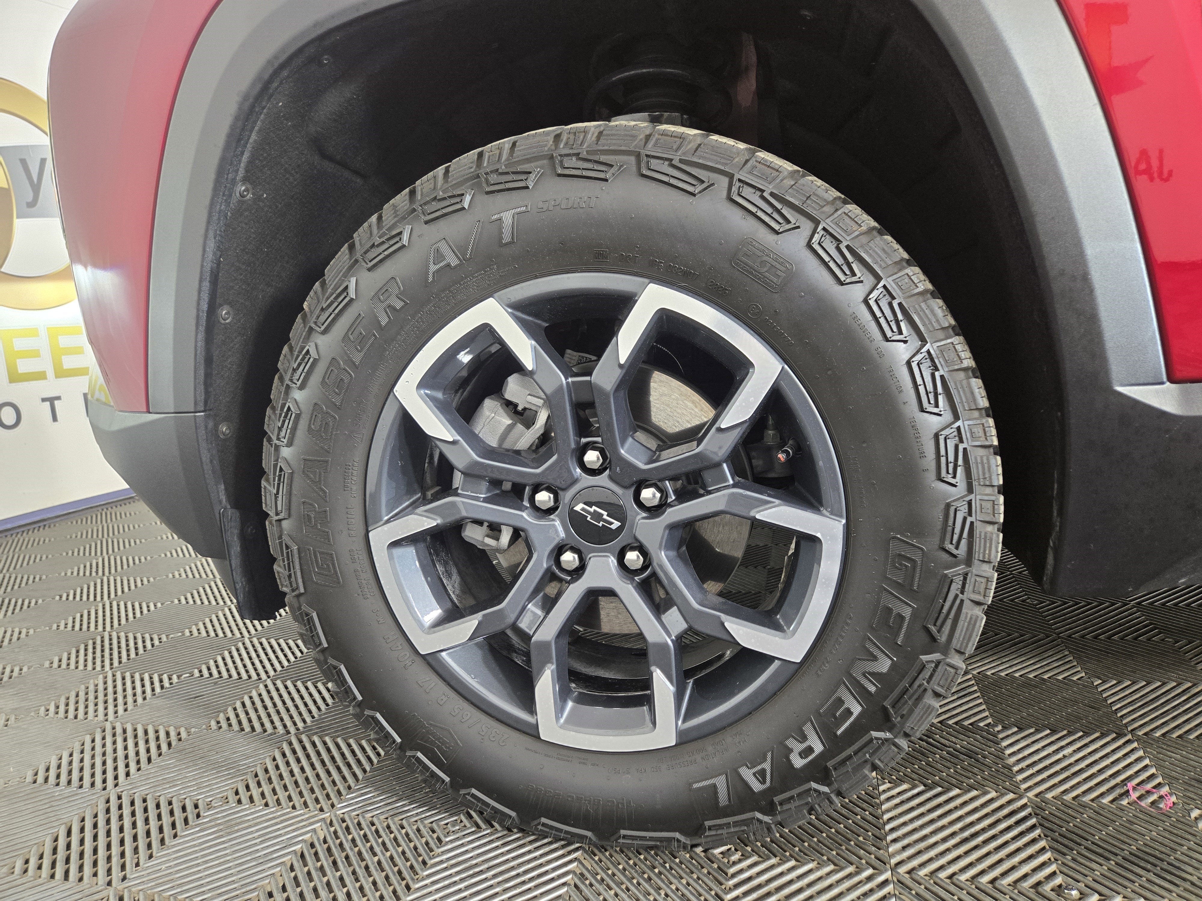 Certified 2026 Chevrolet Equinox ACTIV w/ Convenience Package III FWD image 33