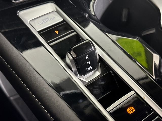 Used 2025 Volkswagen Atlas SEL image 28