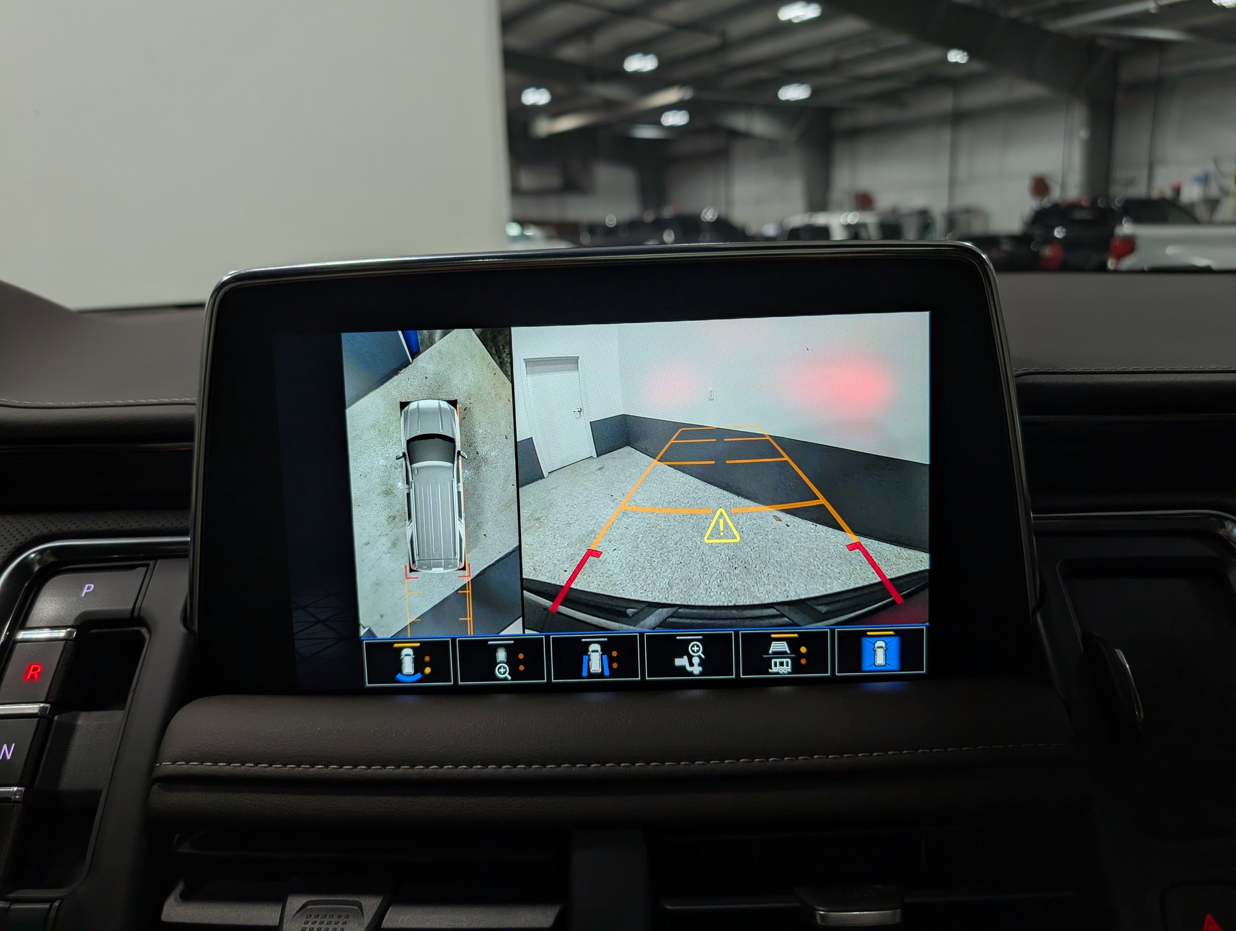 Used 2022 GMC Yukon XL SLT w/ SLT Luxury Package image 33