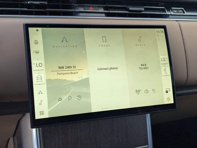 New 2025 Land Rover Range Rover SE image 11