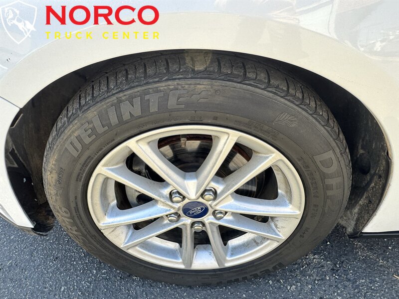 Used 2015 Ford Focus SE FWD image 11