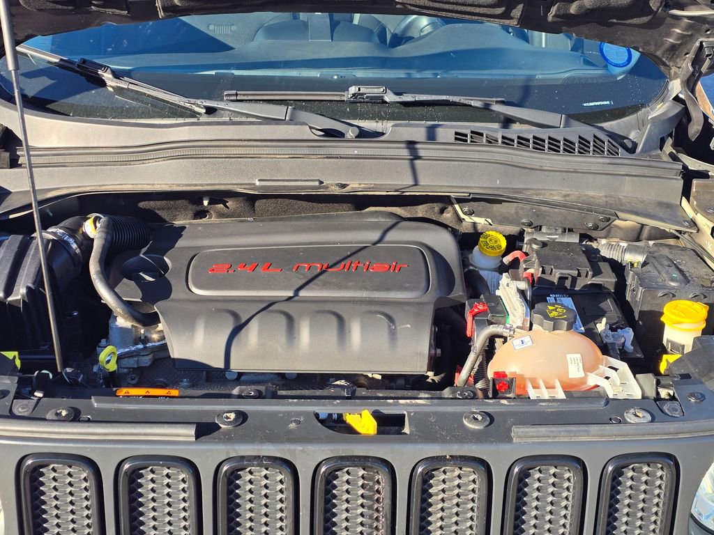Used 2016 Jeep Renegade Latitude image 19