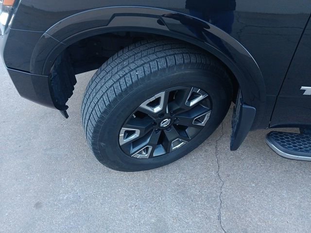 Used 2020 Nissan Titan Platinum Reserve w/ Moonroof Package image 41