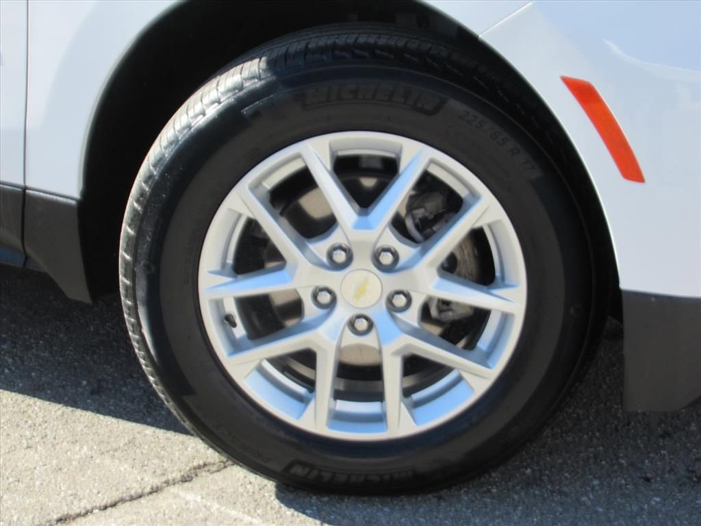 Used 2024 Chevrolet Equinox LS w/ Driver Confidence II Package image 7