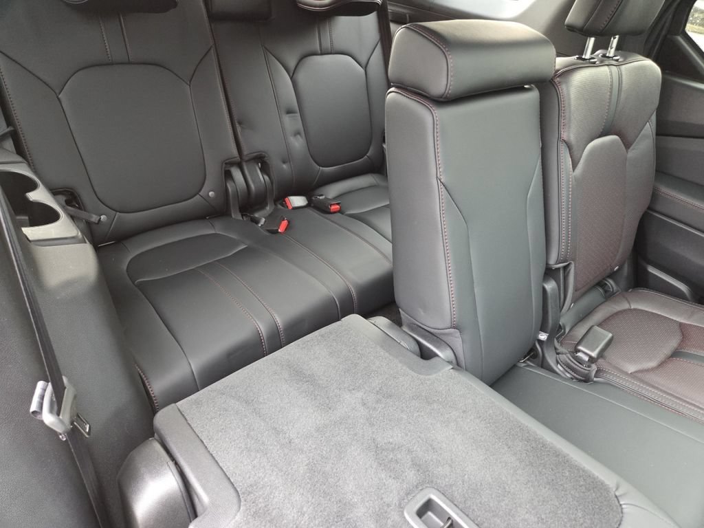 Certified 2025 Honda Pilot Black Edition image 33