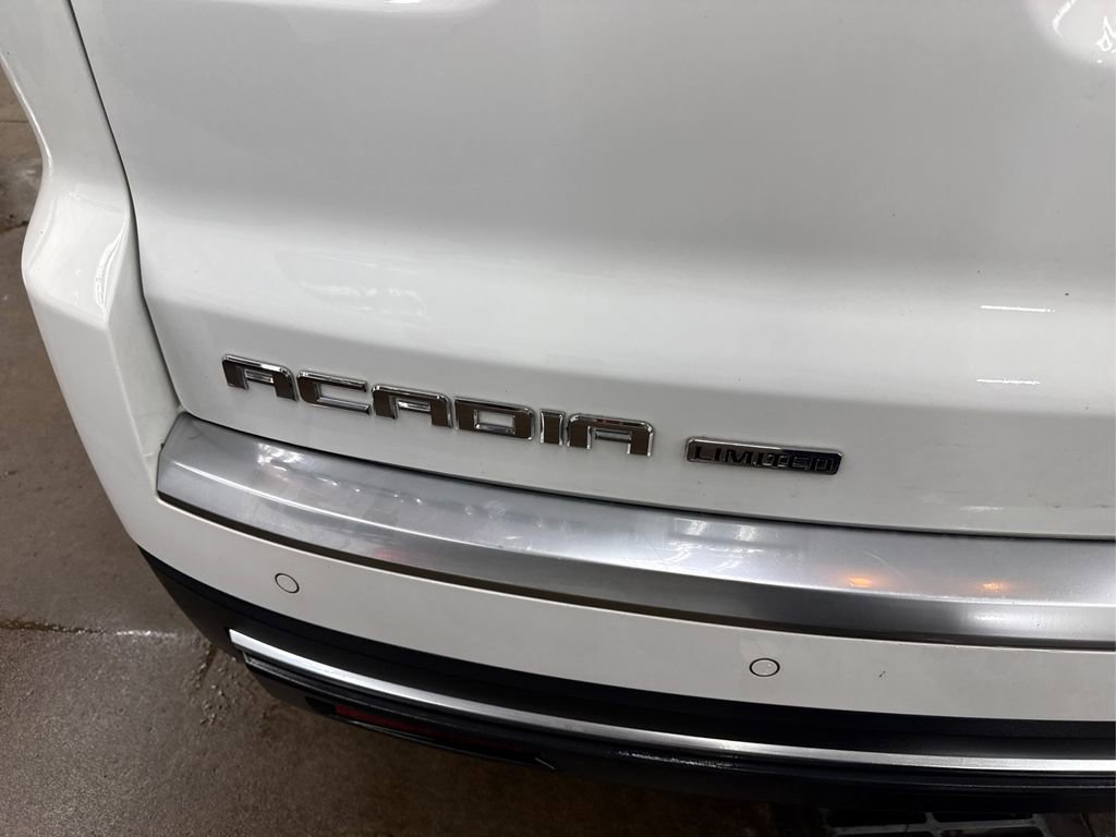 Used 2017 GMC Acadia Limited SLT image 15