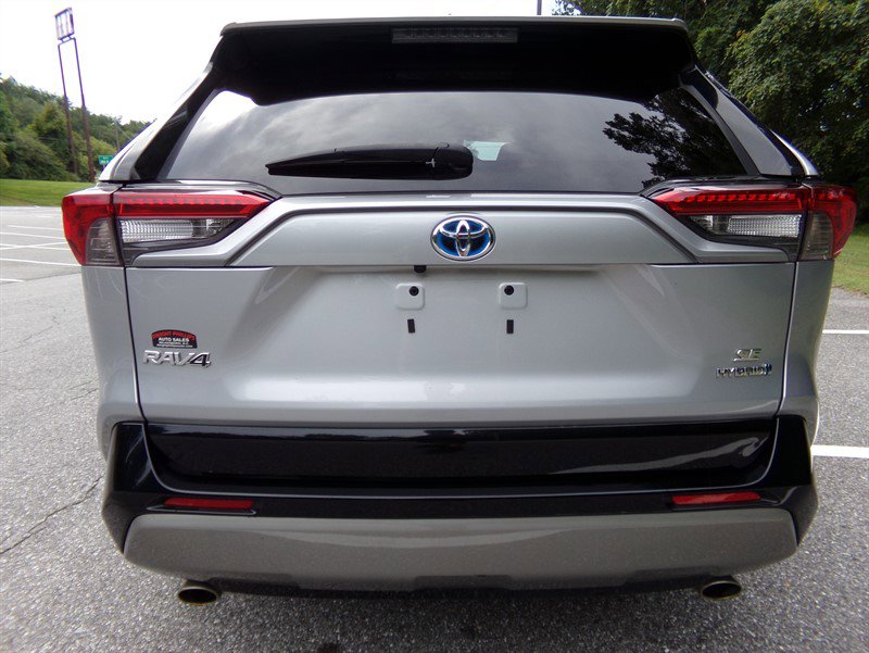 Used 2022 Toyota RAV4 SE image 4