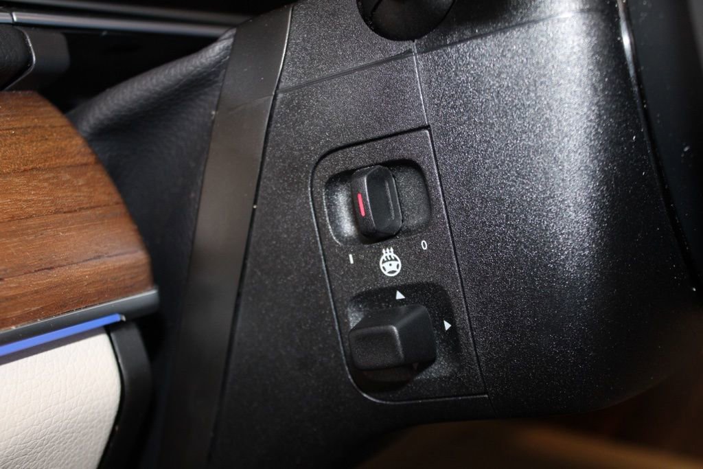 Certified 2025 Mercedes-Benz GLS 450 4MATIC image 7