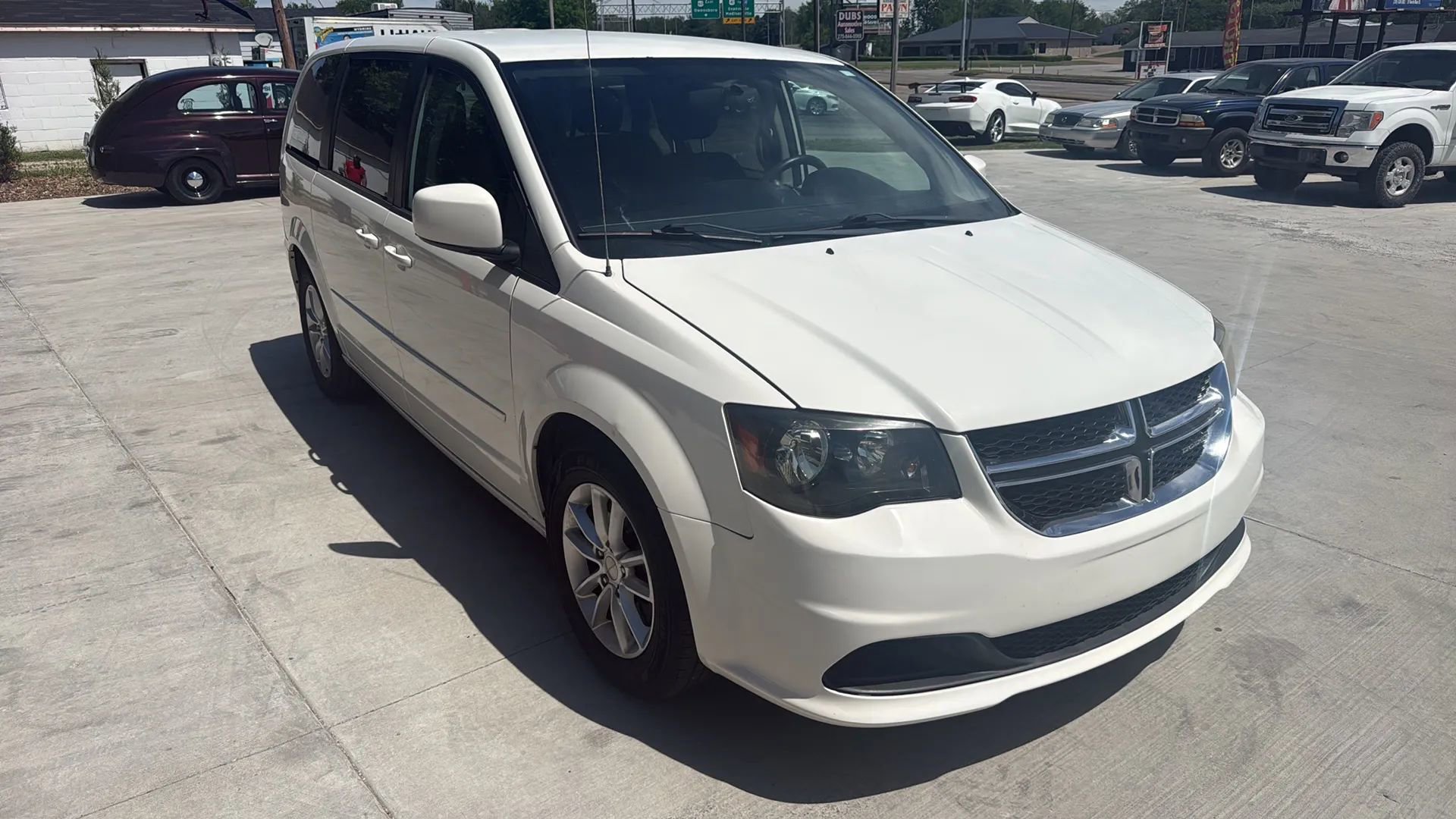 Used 2013 Dodge Grand Caravan SXT FWD image 3