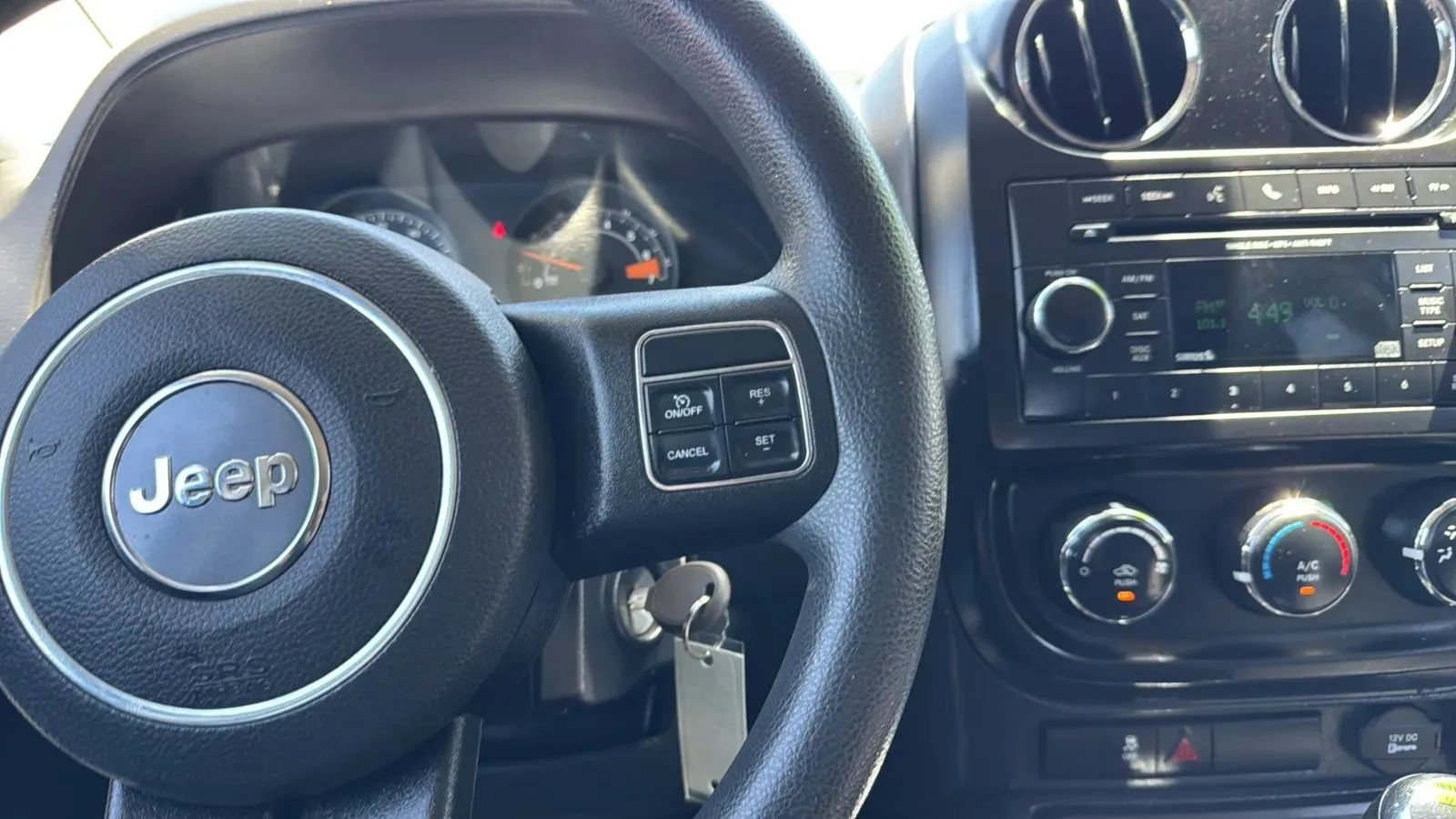 Used 2016 Jeep Compass Sport w/ Power Value Group FWD image 29