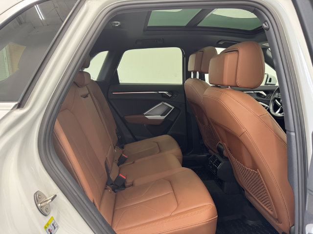 Used 2022 Audi Q3 2.0T Premium Plus w/ Premium Plus Package AWD/4WD image 19