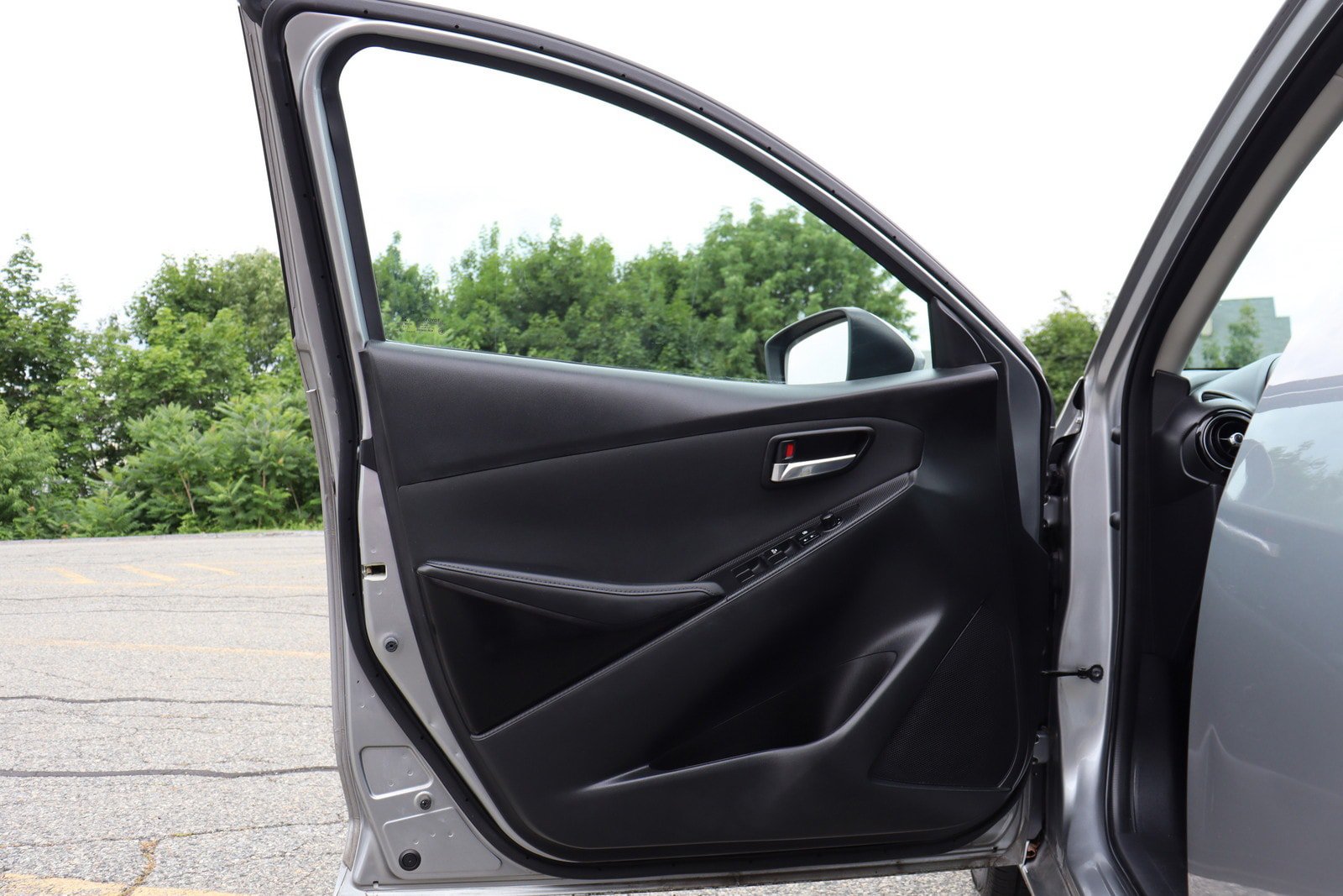 Used 2016 Scion iA FWD image 21