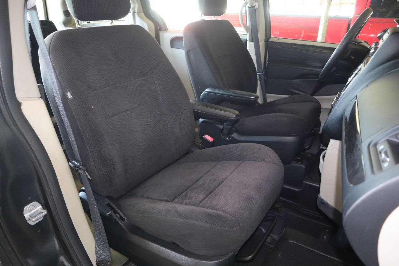 Used 2012 Dodge Grand Caravan American Value Package FWD image 8