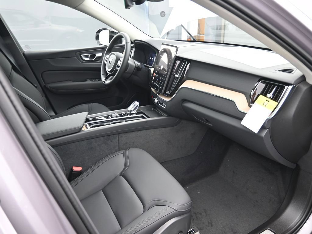 New 2026 Volvo XC60 B5 Plus w/ Protection Package Premier image 37