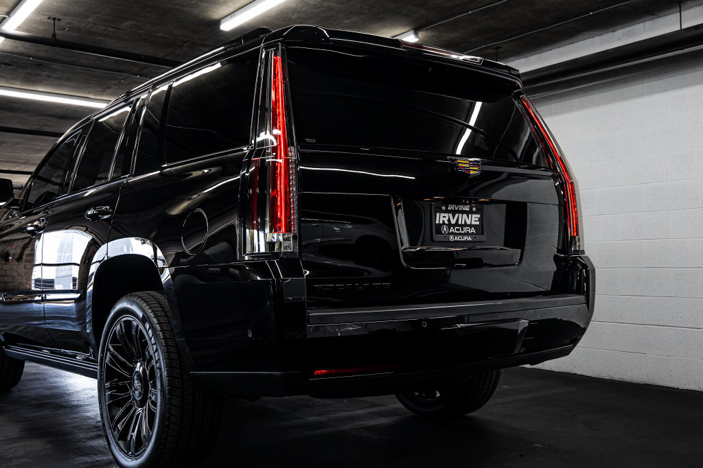 Used 2020 Cadillac Escalade Platinum RWD image 16