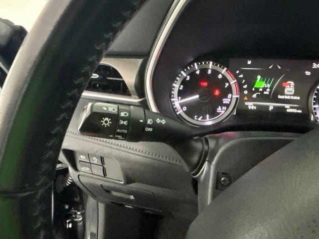 Used 2023 Toyota Highlander XLE AWD/4WD image 10