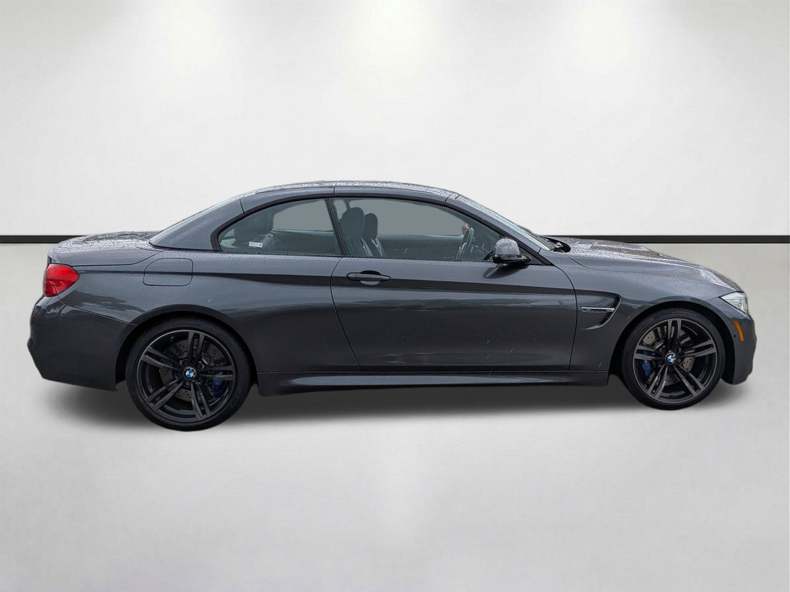 Used 2016 BMW M4 Convertible RWD image 3