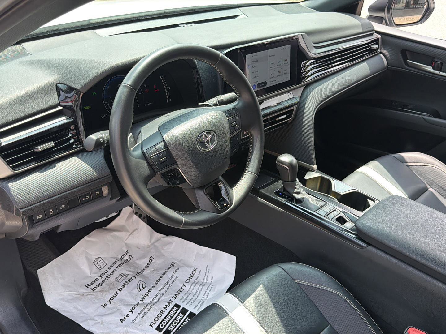 Used 2025 Toyota Camry SE FWD image 16