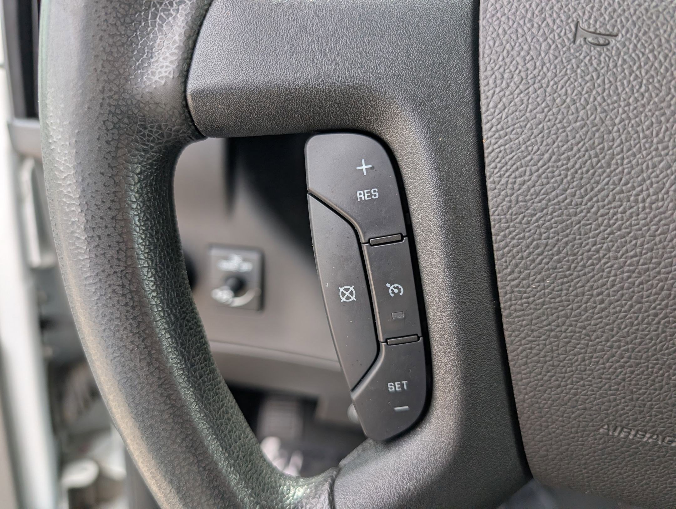 Used 2018 Chevrolet Express 2500 w/ Driver Convenience Package RWD image 16