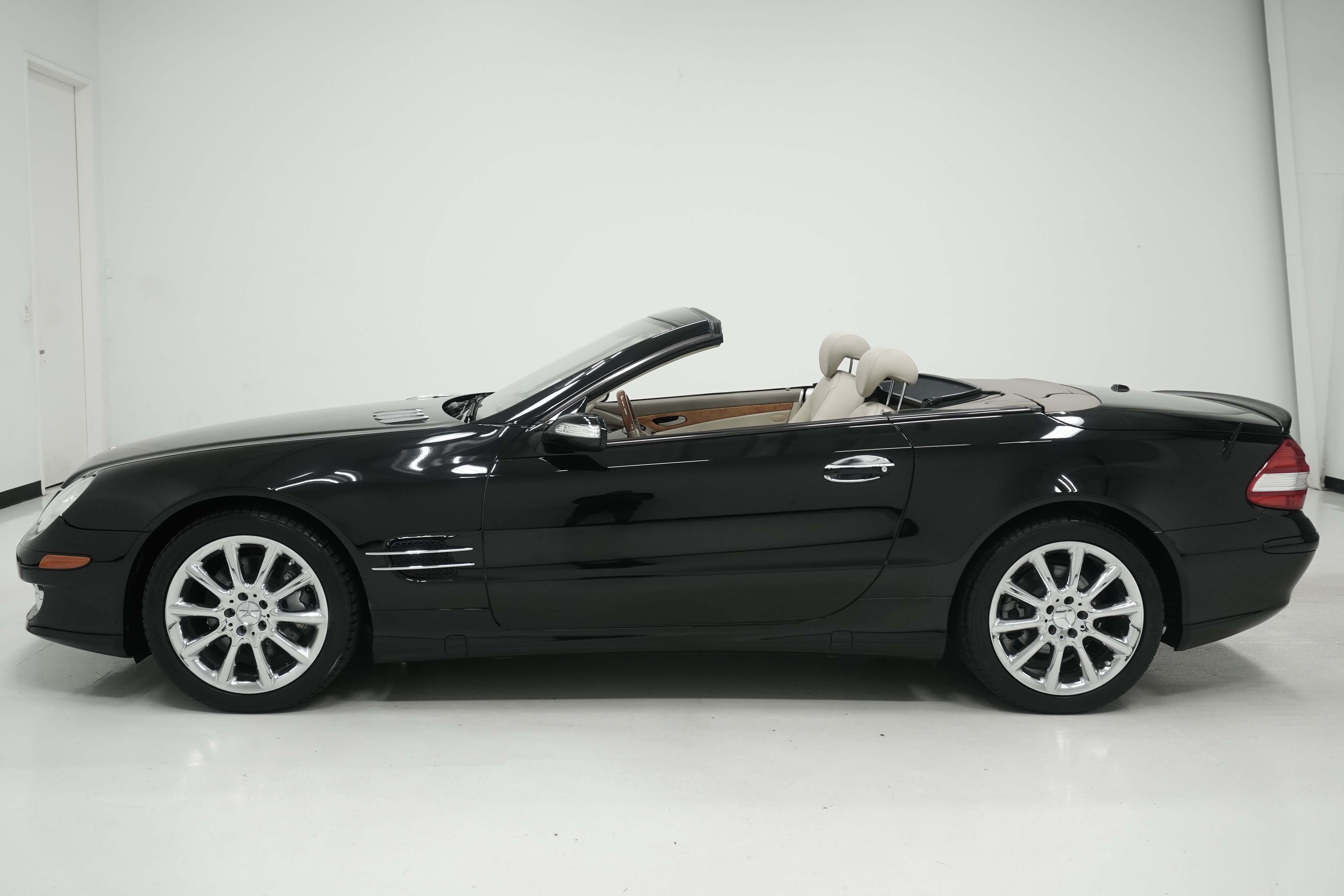 Used 2007 Mercedes-Benz SL 550 image 10