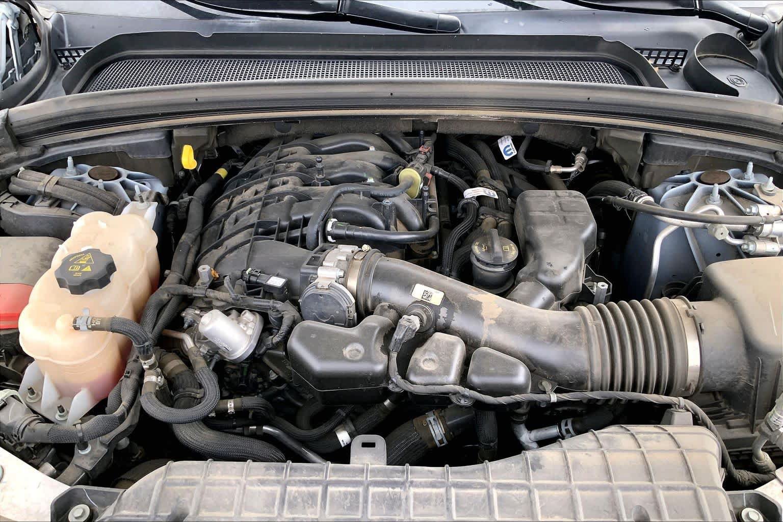Used 2024 Jeep Grand Cherokee L Laredo RWD image 29