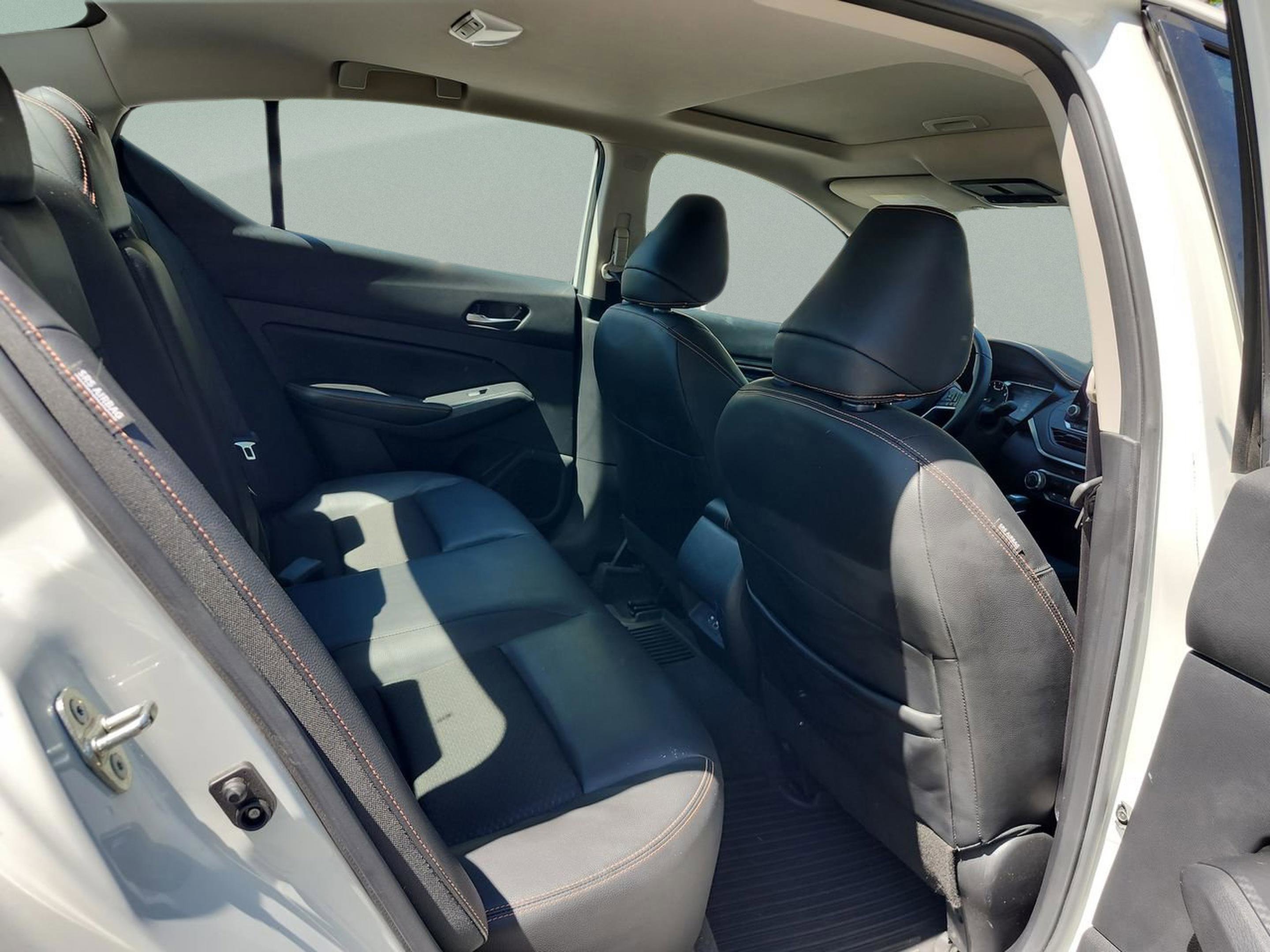 Used 2022 Nissan Altima 2.5 SR w/ Midnight Edition Package image 17