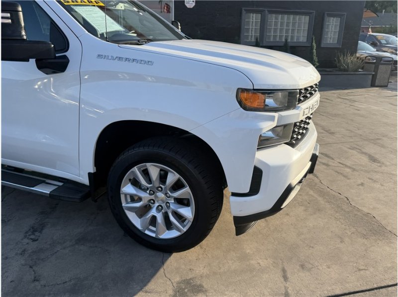 Used 2019 Chevrolet Silverado 1500 Custom w/ Custom Max Trailering Package AWD/4WD image 7
