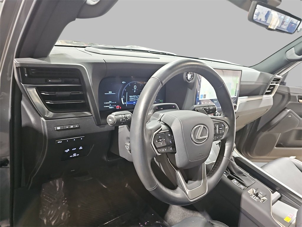 Used 2024 Lexus GX 550 image 18