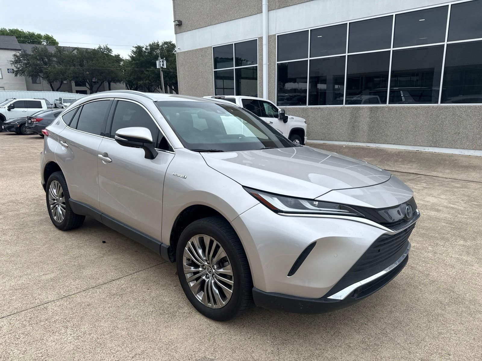 Used 2021 Toyota Venza Limited AWD/4WD image 3
