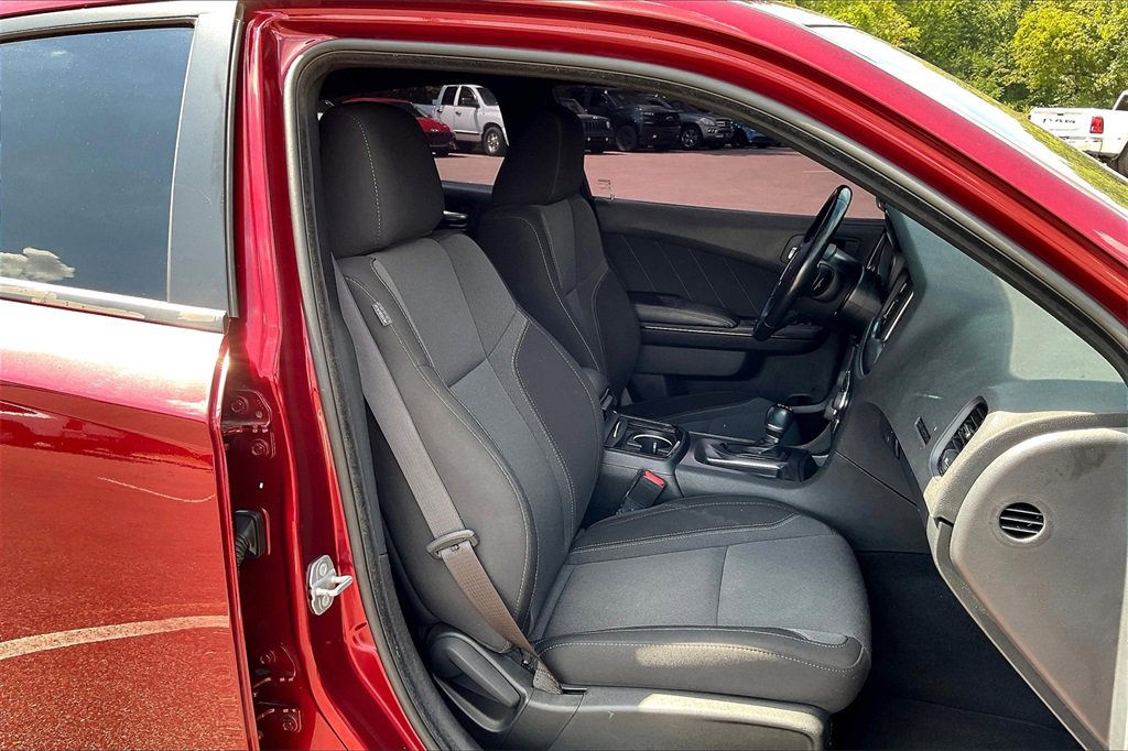 Used 2021 Dodge Charger SXT w/ Blacktop Package image 7