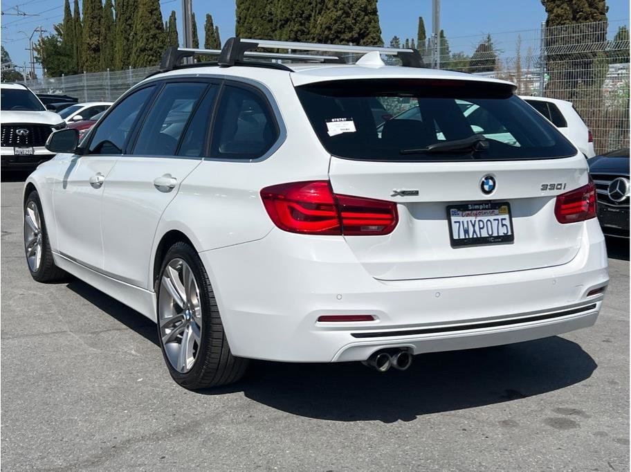 Used 2017 BMW 330i xDrive Wagon image 6