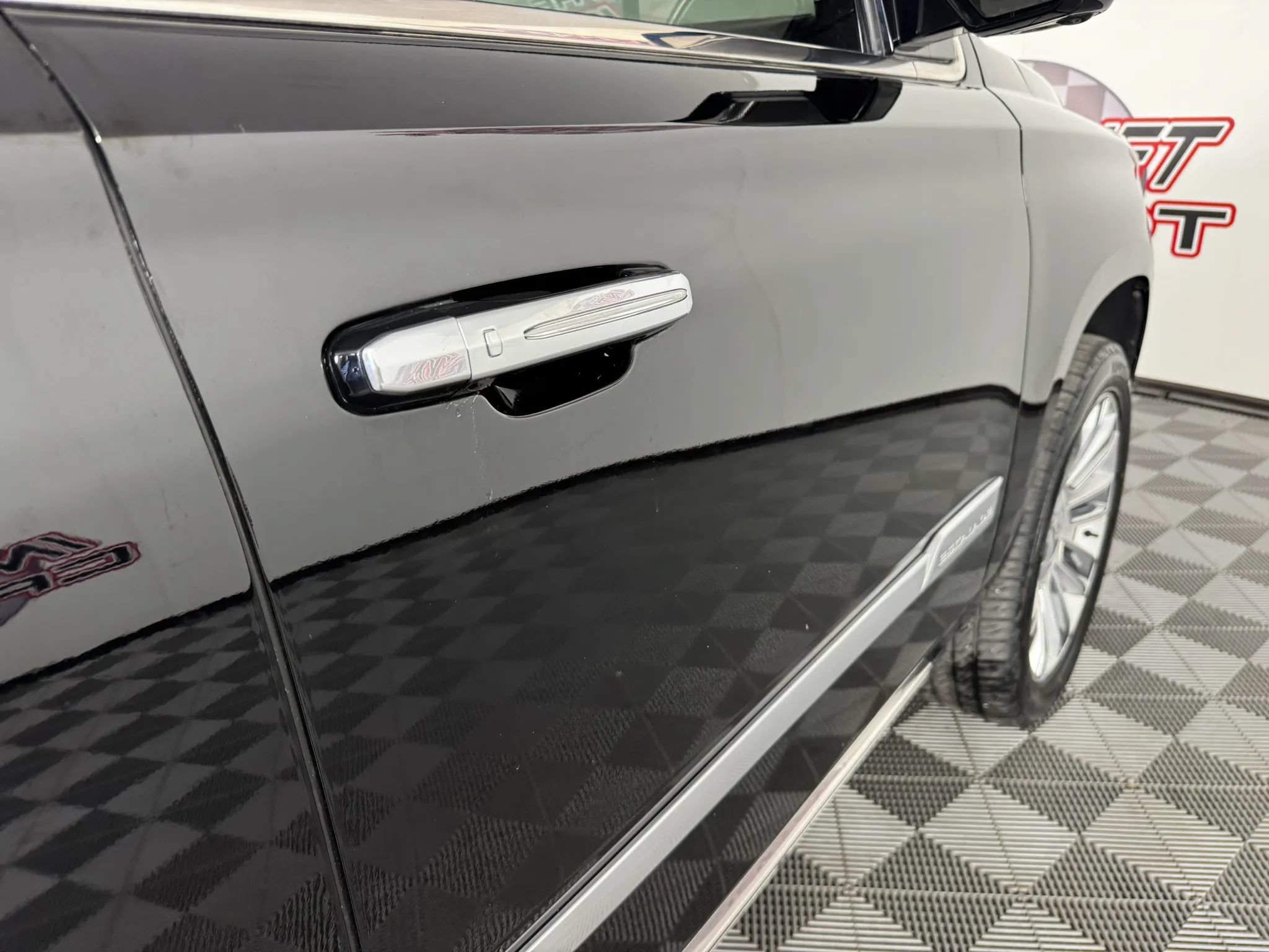 Used 2016 Cadillac Escalade Platinum AWD/4WD image 31