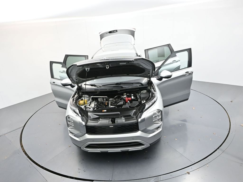 Used 2022 Mitsubishi Outlander SE image 34