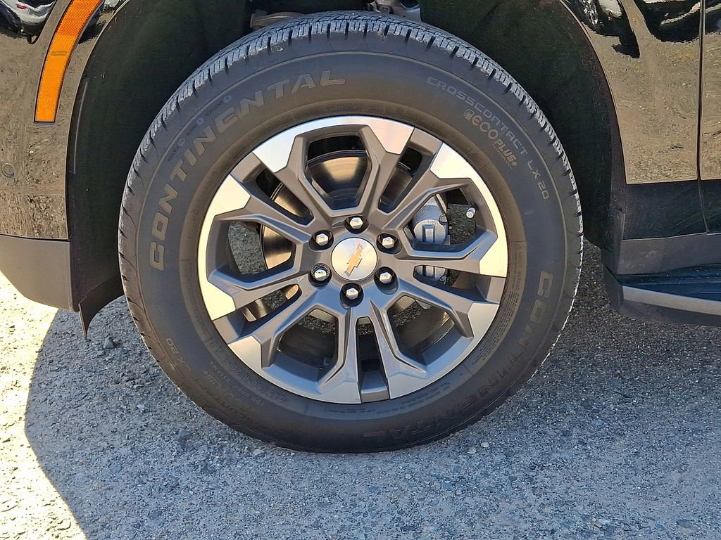 Used 2026 Chevrolet Suburban LT w/ Comfort Package AWD/4WD image 32