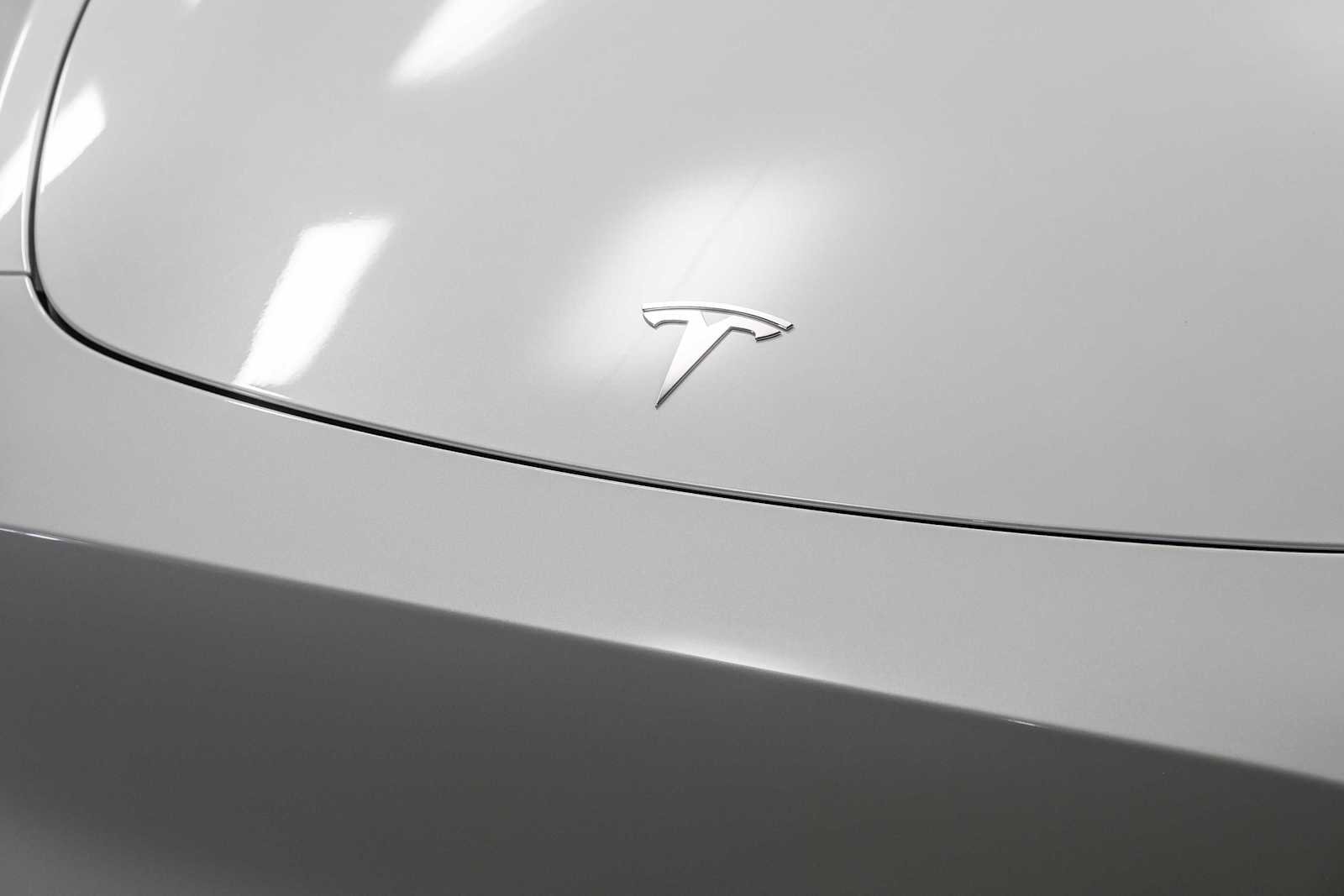 Used 2023 Tesla Model Y AWD image 13