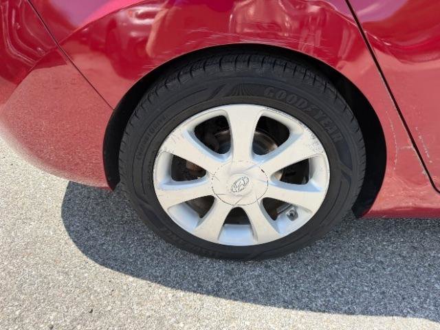 Used 2013 Hyundai Elantra Limited FWD image 13